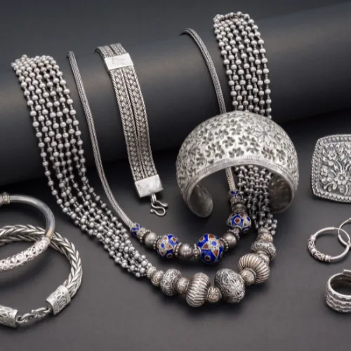 We buy jewelry