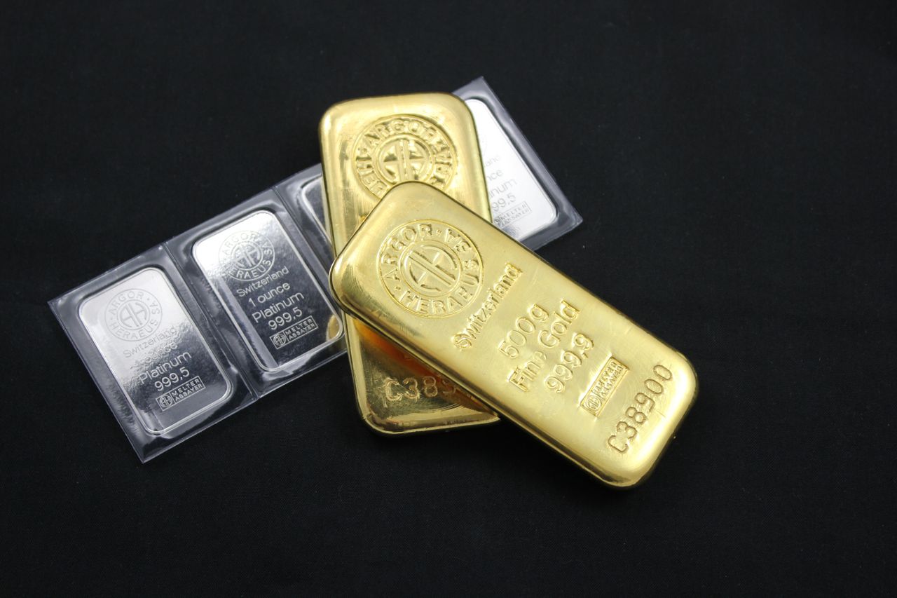 Gold and platinum bullion bars stamped with their fineness